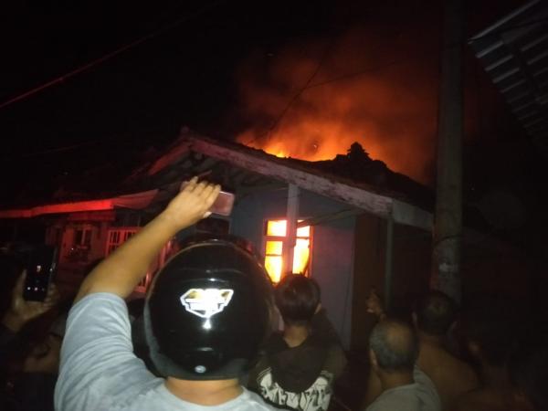 Kerugian Material Kebakaran Ruko di Desa Kerandon karena Kebocoran Gas LPJ Ditaksir Rp300 Juta