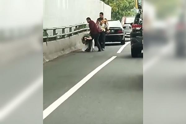 Anak Anggota DPR Menjadi Korban Pemukulan di Jalan Tol