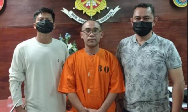 Oknum Wartawan Curi iPone di Toilet Bandara Ngurah Ray Ditangkap Polisi