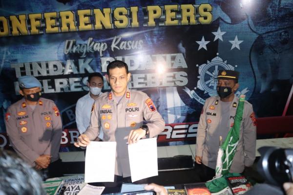 Polisi Temukan Uang Tunai Rp2 Miliar di Markas Khilafatul Muslimin di Lampung