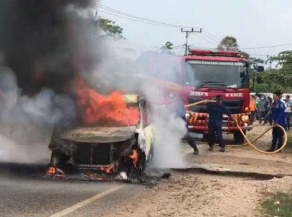 Pertamina Patra Niaga Wilayah Sulawesi Investigasi Minibus Terbakar di SPBU Konawe