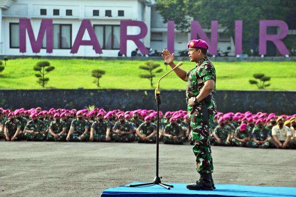 Brigjen TNI (Mar) Endi Supardi Ajak Prajurit Baret Ungu Hindari Pelanggaran