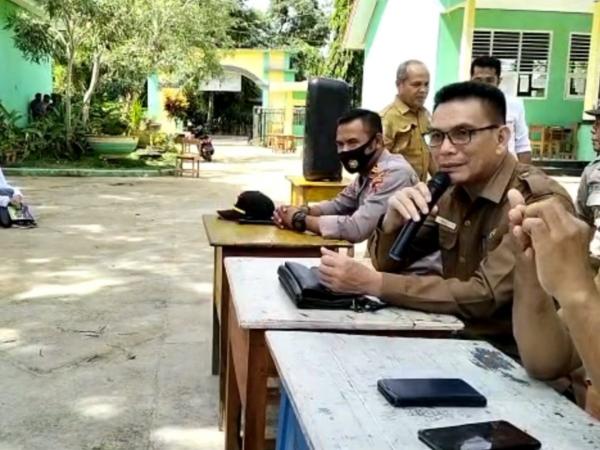 ﻿KCD Dinas Pendidikan Sultra Rayon Muna Minta Siswa-siswi SMAN 1 Kontunaga Berhenti Berunjuk Rasa