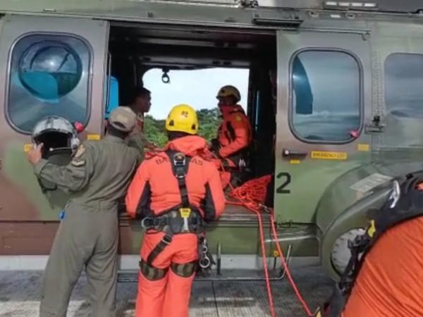 ﻿Helikopter Jatuh di Mimika Papua saat Membawa Pasien