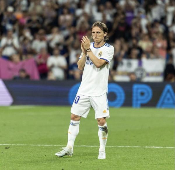 Luka Modric Perpanjang Kontrak dengan Real Madrid