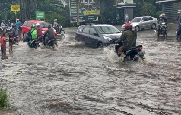 Pemkot Pekanbaru Anggarkan Rp10 Miliar untuk Beli Alat Berat Penanganan Banjir