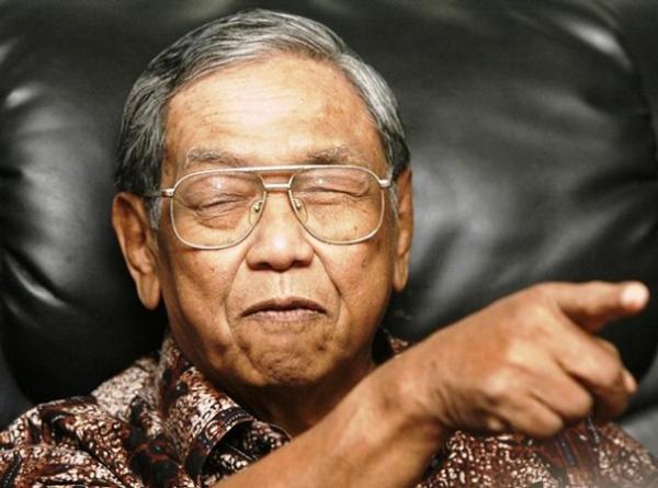 Humor Gus Dur, Agama dan Anggur, Guyonan yang Membuat Presiden Perancis Tertawa