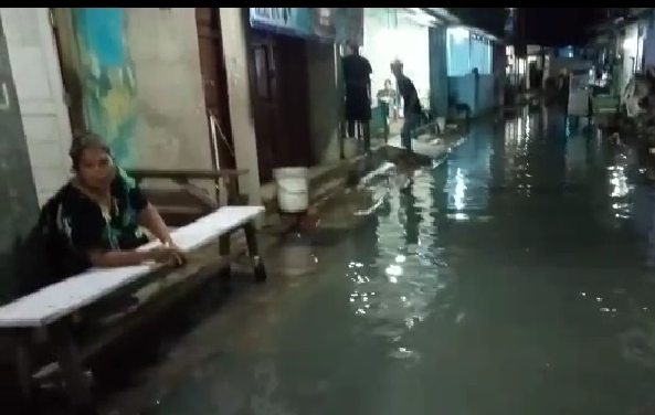 Banjir Rob di Pesisir Kota Cirebon Terjang Wilayah Kesunean Utara