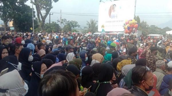 Ribuan Warga Berjubel di Lokasi Permakaman Cimaung Bandung