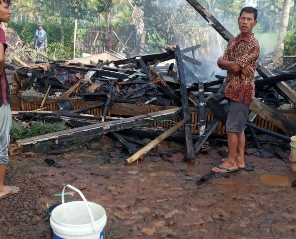 Penyebab Obat Nyamuk Bakar, Rumah Warga di Sukaluyu Cianjur Terbakar