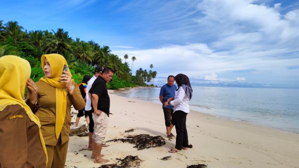 Kunjungi Pantai Barat, Atika:  Insya Allah Pantai Barat Dapat Anggaran Pembangunan