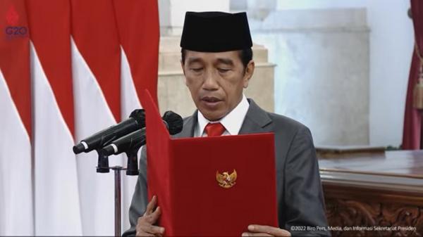 Jokowi Lantik Zulkifli Hasan sebagai Mendag, Hadi Tjahjanto Menteri ATR