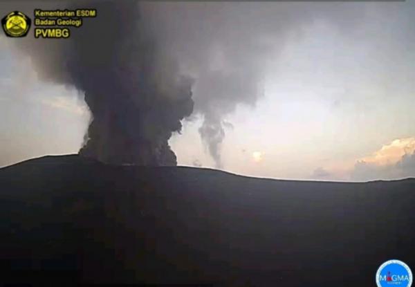 Gunung Anak Krakatau Erupsi Pagi Ini, Warga Diimbau Menjauh 5 Kilometer
