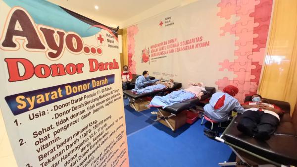 Donor Darah Sukarela di Tegal Mendapat Minyak Goreng