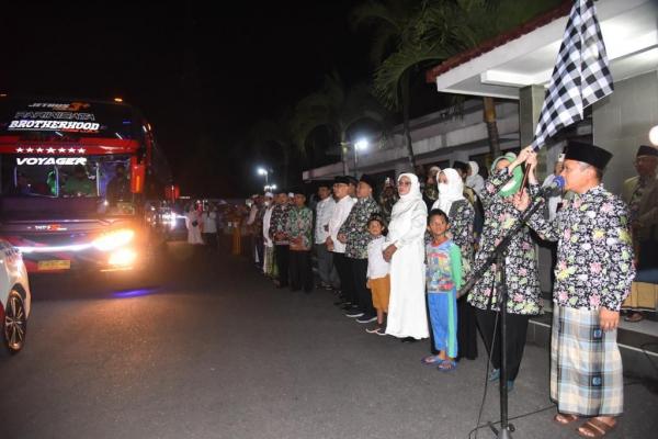 348 Calon Jamaah Haji Lumajang Diberangkatkan Ke Tanah Suci Dini Hari