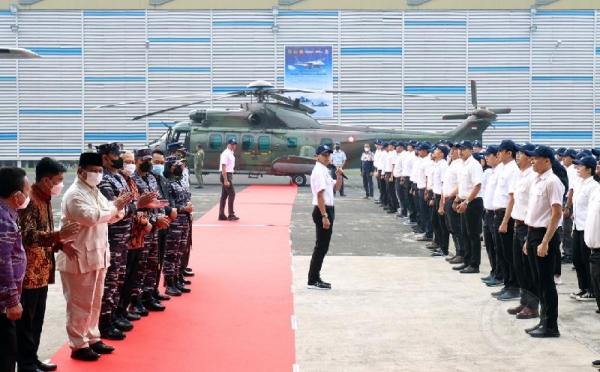 Menhan Prabowo serahkan Alutsista kepada Kepala Staf TNI AL