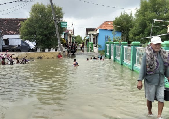 Banjir Rob Genangi 4 Desa di 3 Kecamatan
