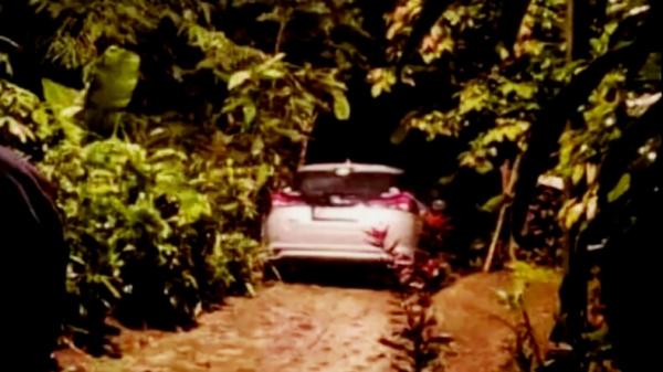 Viral akibat Google Maps, Pengendara Mobil Tersesat di Pemakaman Dekat Jurang