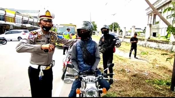 Puluhan Motor Tak Miliki Surat Lengkap di Tilang Polisi di Bireun