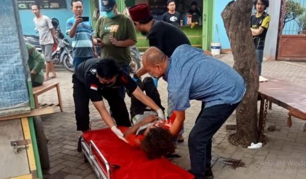Pria Mabuk Tanpa Identitas Ditemukan Bersimbah Darah Terkapar di Pinggir Jalan Tangerang