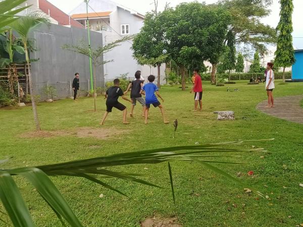 Imbauan Tak Digubris, Taman Semeru Jadi Ajang Main Bola