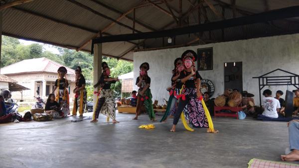 Sanggar Tari Putu Panji Asmara Cirebon Giat Bina Generasi Muda