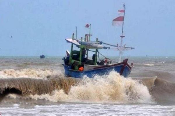 BMKG: Masyarakat Pesisir Waspada Gelombang Tinggi 6 Meter 