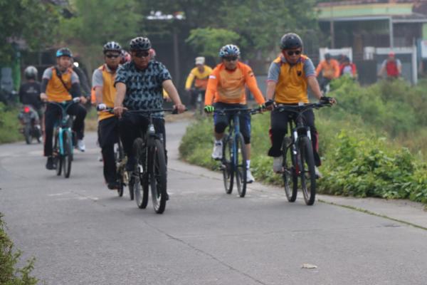 Pererat Kebersamaan, Polres Demak Gelar Fun Bike Hari Bhayangkara
