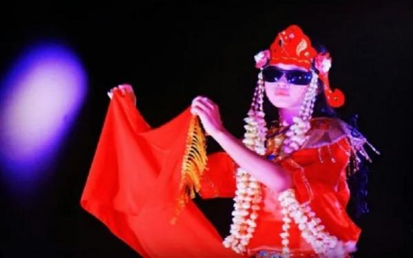 Sintren, Seni Tradisional Bernuansa Magis asal Cirebon dulunya Ditujukan Mengelabui Kompeni Belanda