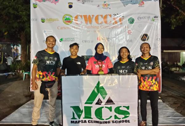 Mapala Satria UMP Raih Prestasi di Kompetisi Panjat Dinding Se-Jawa