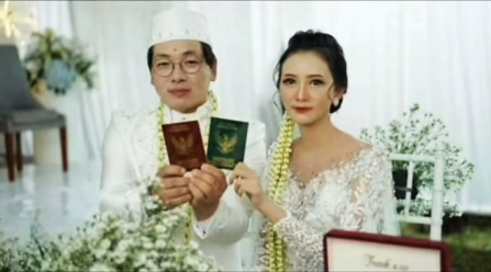 Usai Menikahi Gadis Asal Batang, Lee Minho Bawa Istri Bulan Madu ke Bali