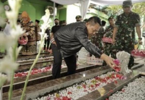 Kisah Santri Jenderal TNI Dudung, Bertemu Kiai dan Ziarah ke Makam Ulama Pendiri NU di Jawa Timur