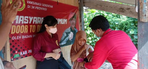Binda Lampung LaksanakanVaksin Door To Door Di Kabupaten Pringsewu