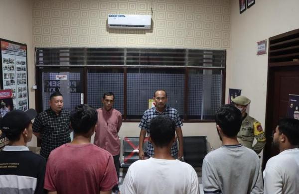 Kembali Petugas Gabungan Ciduk 8 Pemain Chip Higgs Domino di Aceh Barat