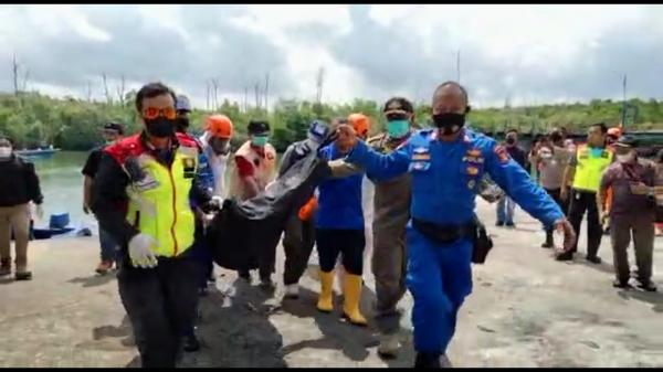 Warga Temukan Jasad Pria Tanpa Identitas di Tepi Sungai Somber