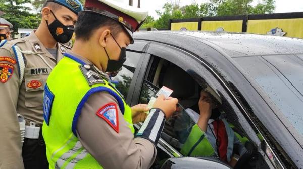Miliki SIM Kadaluarsa 7 Anggota Polda Ditilang