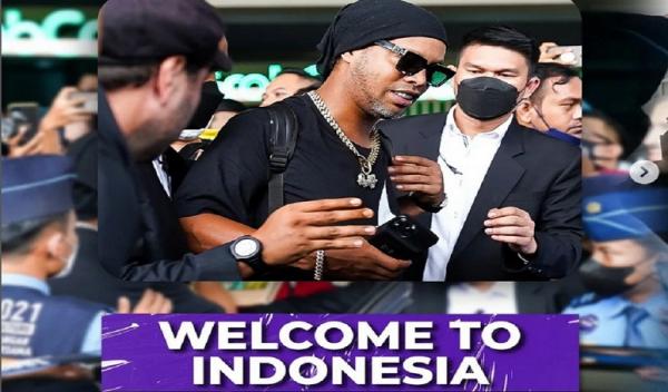 Bos RANS Nusantara FC Sambut Ronaldinho Saat Tiba di Indonesia
