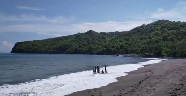 Pantai Grajakan, Lokasi Wisata Laris Era 90-an, Kini Ditinggalkan Wisatawan