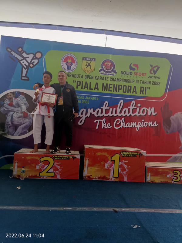 Siswa SMP 1 Ciranjang Juarai Turnamen Karate Piala Menpora 2022