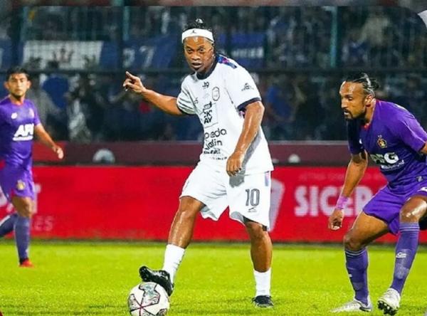 Ronaldinho Hanya Main 30 Menit untuk RANS Nusantara, Coach RD Ungkap Alasannya