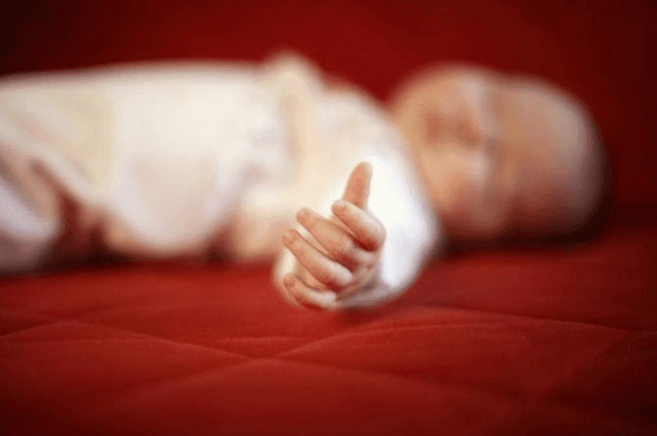 Tragis, Ibu di Surabaya Aniaya Bayinya hingga Tewas