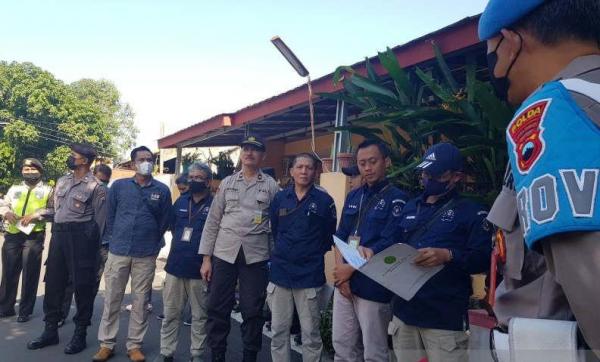 Tanpa Dihadiri Penghuni Rumah, PN Semarang Eksekusi Pengosongan 9 Rumdin Polri