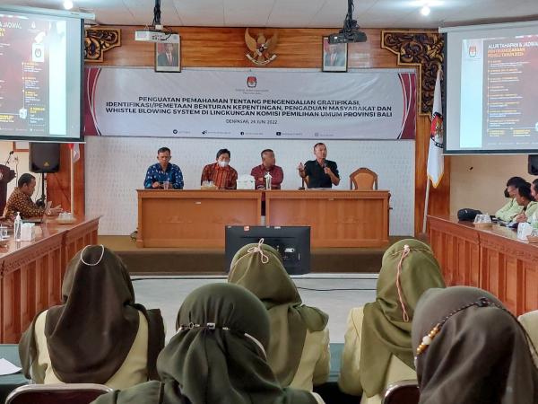 Prodi HTN Fakultas Syariah IAIN Salatiga Kunjungi KPUD Provinsi Bali