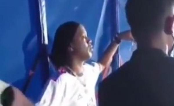 Ekspresi Ronaldinho Bengong di Lorong Stadion Kanjuruhan Viral, Netizen: Kasihan Banget