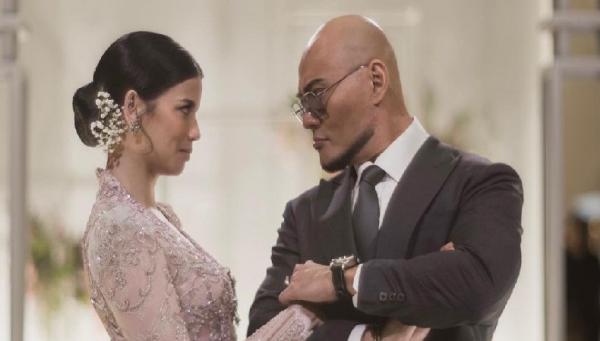 9 Pasangan Artis dan Selebritis Indonesia Menikah Beda Usia Sangat Jauh, Ada yang Terpaut 45 Tahun