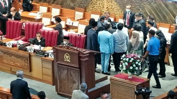 Wakil Ketua Banggar DPR yang Ambruk Mengaku Belum Sarapan Sebelum Paripurna