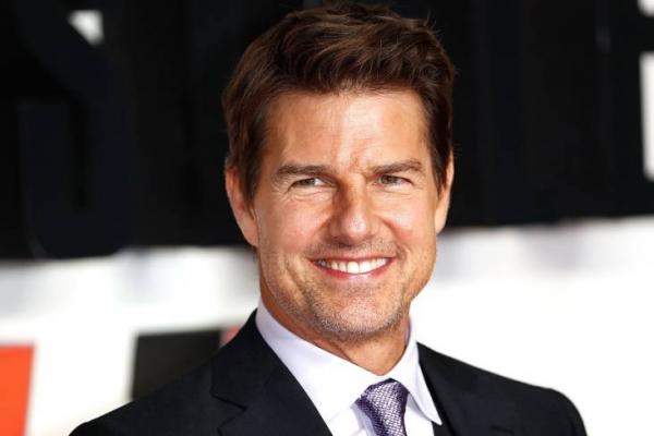 Kotoran Burung Bikin Tom Cruise Tetap Ganteng di Usia 59 Tahun