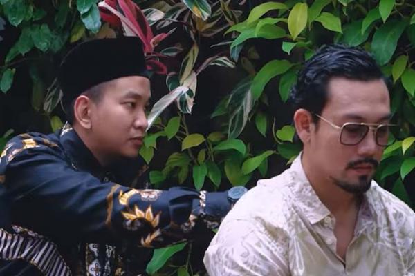 Denny Sumargo Lakukan Ruqyah Imbas Podcastnya Dibilang Bawa Sial Bintang Tamu