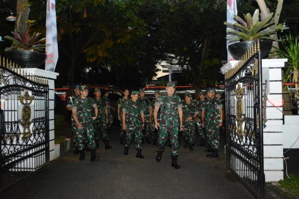 Waduh! Pangdam IV Diponegoro Bawa Pasukan Serbu Kediaman Kapolda Jateng, Ternyata Ini Alasannya
