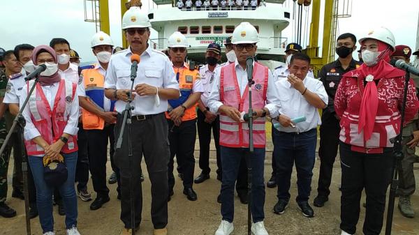 Tingkatkan Produktivitas Pelabuhan, Menhub Budi Karya Kunjungi Pelabuhan Sadai Bangka Selatan